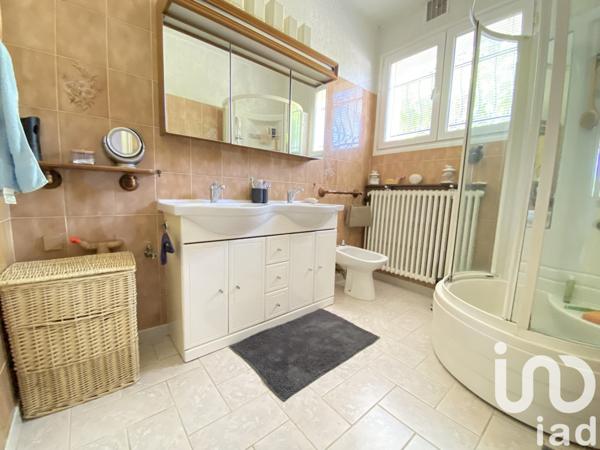 Maison 6 pièces de 100 m² à Gond-Pontouvre (16160)