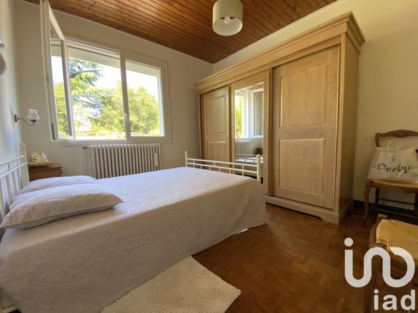 Maison 6 pièces de 100 m² à Gond-Pontouvre (16160)