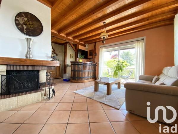 Maison 6 pièces de 100 m² à Gond-Pontouvre (16160)