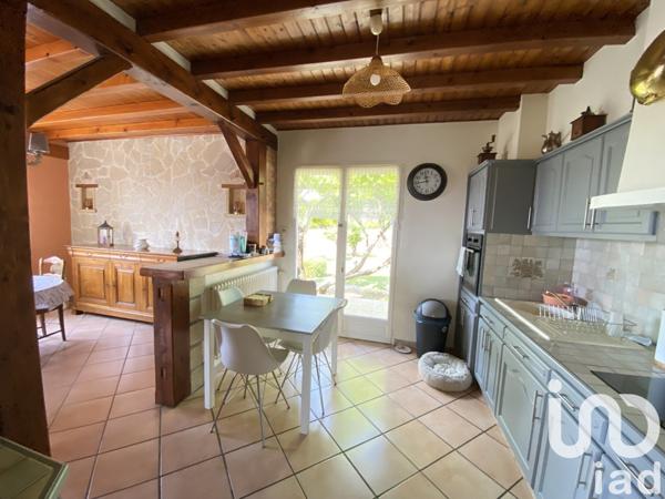 Maison 6 pièces de 100 m² à Gond-Pontouvre (16160)