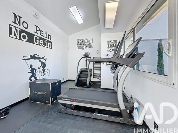 Maison à vendre 8 pièces 260 m² Saint-Martin-la-Plaine