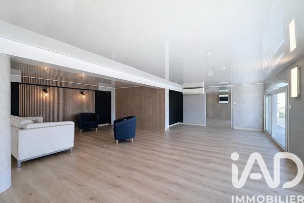 Maison à vendre 8 pièces 260 m² Saint-Martin-la-Plaine