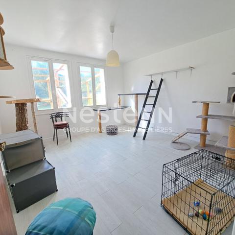 A VENDRE MAISON FAMILIALE 6 CHAMBRES 232 M² SUR TERRAIN 2400 M²