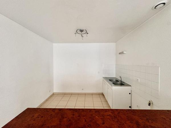APPARTEMENT T3 A LOUER A LE COTEAU - AVENUE DE LA LIBERATION