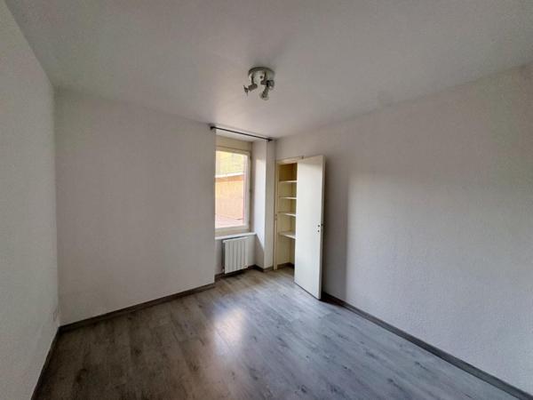 APPARTEMENT T3 A LOUER A LE COTEAU - AVENUE DE LA LIBERATION