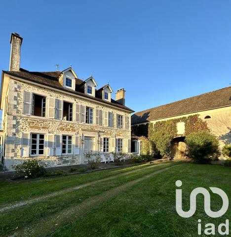 Maison traditionnelle 10 pièces de 412 m² à Bénéjacq (64800)