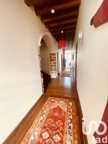 Maison traditionnelle 10 pièces de 412 m² à Bénéjacq (64800)