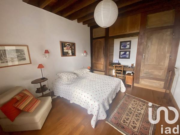 Maison traditionnelle 10 pièces de 412 m² à Bénéjacq (64800)