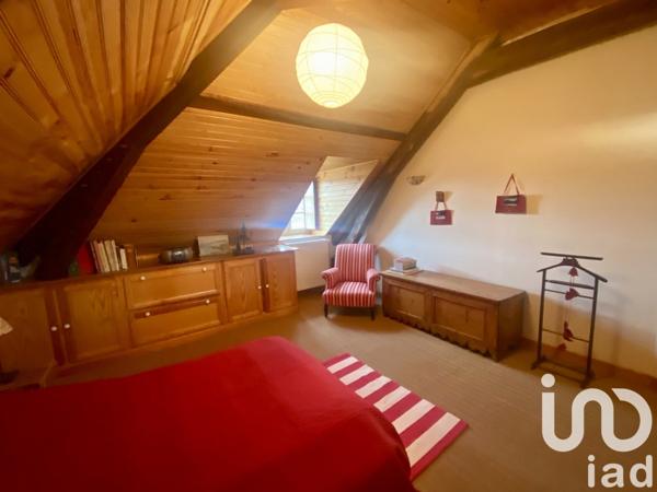 Maison traditionnelle 10 pièces de 412 m² à Bénéjacq (64800)