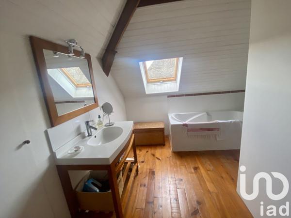 Maison traditionnelle 10 pièces de 412 m² à Bénéjacq (64800)