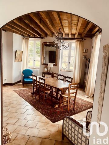 Maison traditionnelle 10 pièces de 412 m² à Bénéjacq (64800)