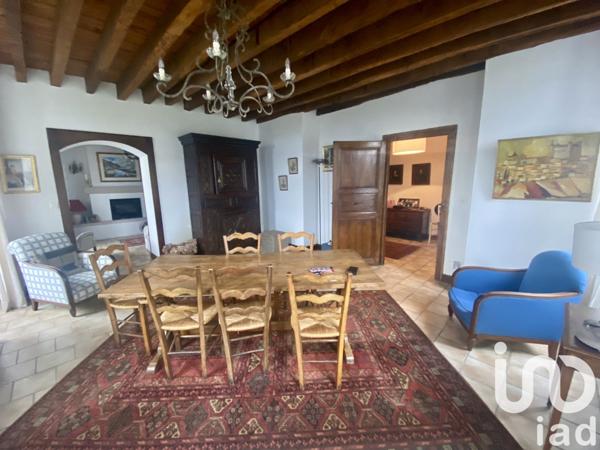 Maison traditionnelle 10 pièces de 412 m² à Bénéjacq (64800)