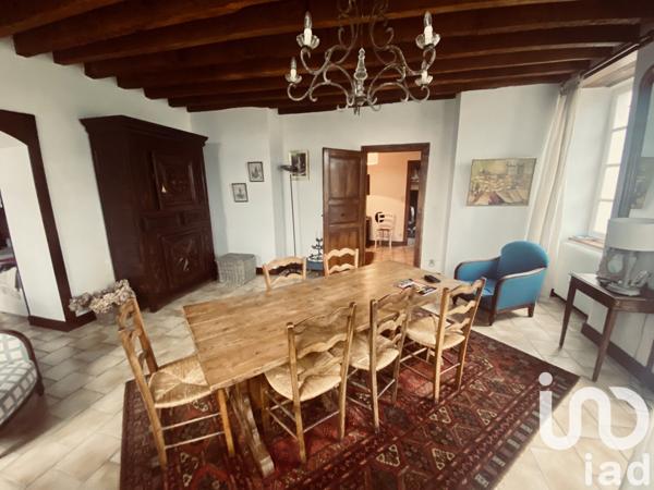 Maison traditionnelle 10 pièces de 412 m² à Bénéjacq (64800)