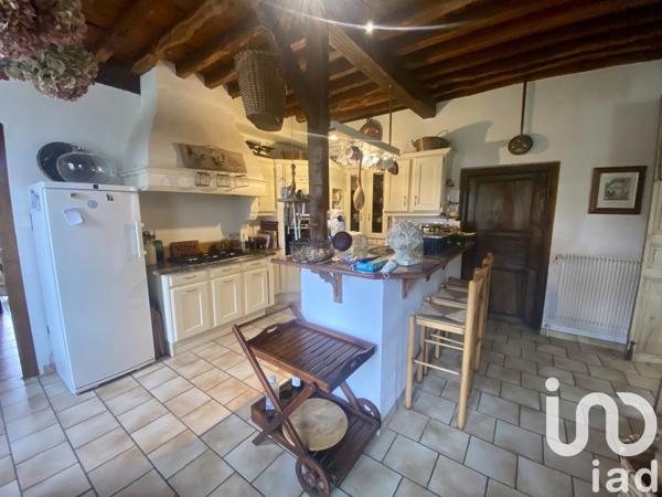 Maison traditionnelle 10 pièces de 412 m² à Bénéjacq (64800)