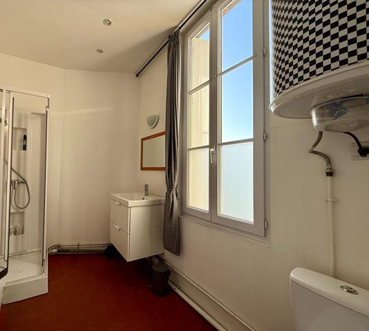 Beau T2 Haussmannien proche plage