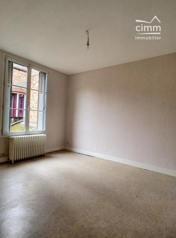 A Vendre Immeuble de rapport dans le joli village de Châtillon-Coligny 45230.
