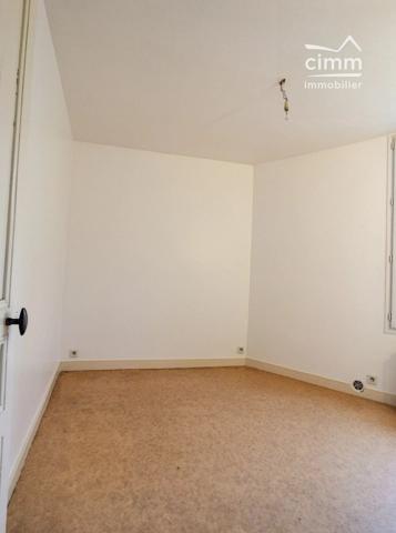 A Vendre Immeuble de rapport dans le joli village de Châtillon-Coligny 45230.