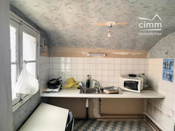 A Vendre Immeuble de rapport dans le joli village de Châtillon-Coligny 45230.