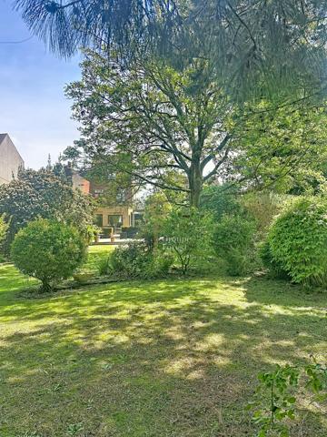 NOUVEAUTÉ : 130M2 SUR 972M2.