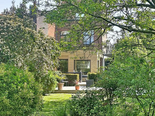 NOUVEAUTÉ : 130M2 SUR 972M2.