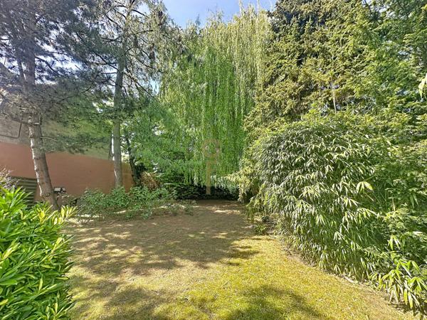 NOUVEAUTÉ : 130M2 SUR 972M2.