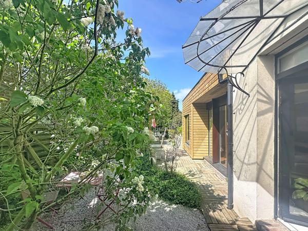 NOUVEAUTÉ : 130M2 SUR 972M2.