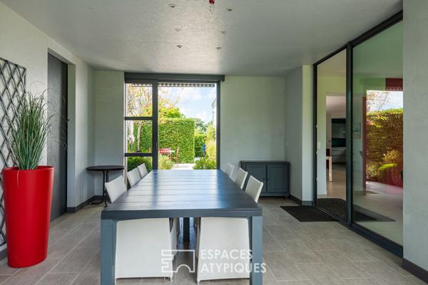 Discrète maison d’architecte au coeur des vignobles