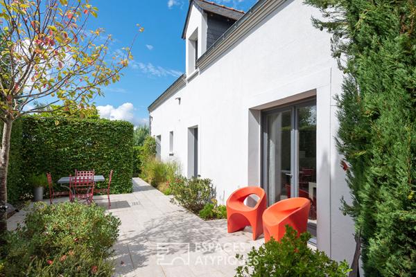 Discrète maison d’architecte au coeur des vignobles