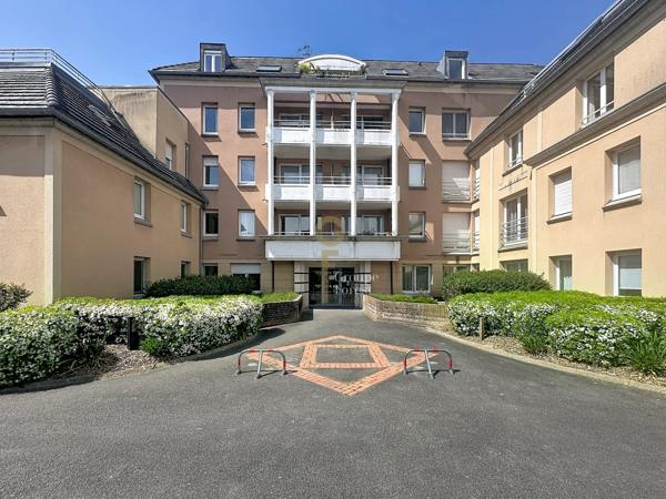 BUISSON : T3 AVEC PARKING PRIVATIF
