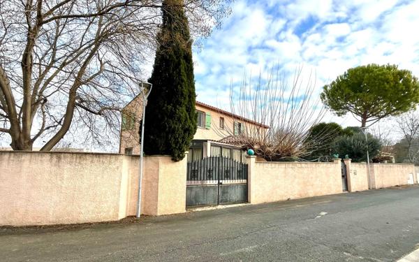 Maison à vendre    8 pièces • 215 m2 Montbazin