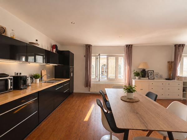 A Rochefort Hyper-Centre Place Colbert - Appartement Duplex 3 chambres - 115 m²