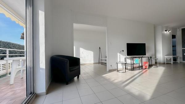 Appartement T3 place de parking et extèrieur