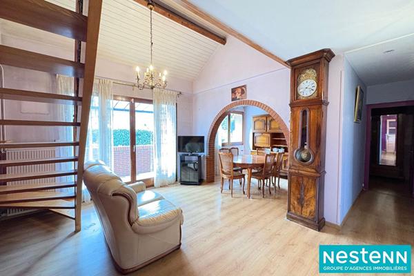 Maison de 5pièces d'environ 83m² sur un terrain de 1 172m² située à Villeurbanne Les Brosses !