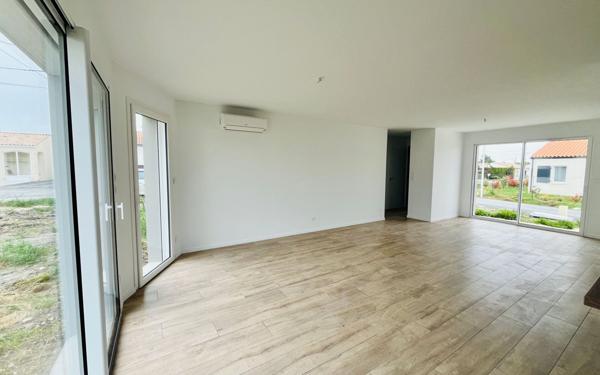 Maison à vendre    4 pièces •  Médis