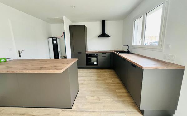 Maison à vendre    4 pièces •  Médis