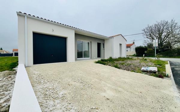 Maison à vendre    4 pièces •  Médis