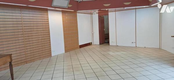 VIC-FEZENSAC, immeuble en centre ville 65m² au sol/ appartement 1er niveau