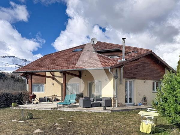 Maison 7 pièces 246.5 m2