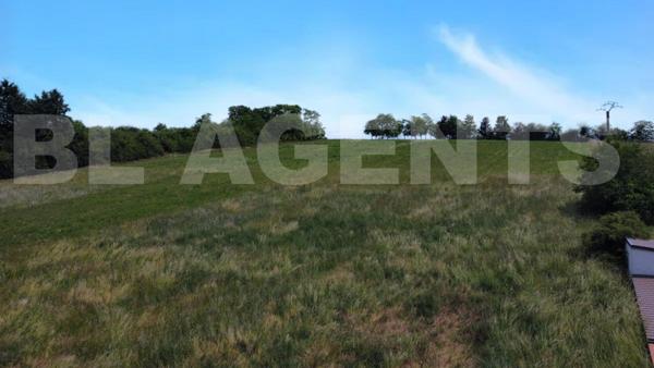 Terrain à batir de 1450 m2 - Facade 20m