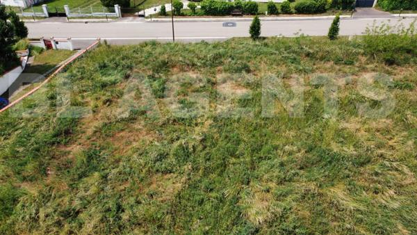 Terrain à batir de 1450 m2 - Facade 20m