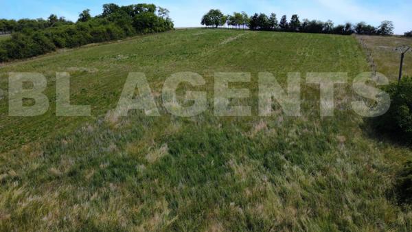 Terrain à batir de 1450 m2 - Facade 20m