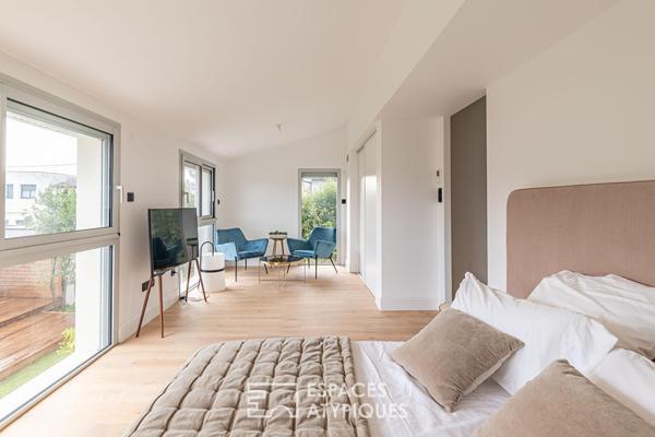 Maison familiale rénovée ouvrant sur jardin et piscine