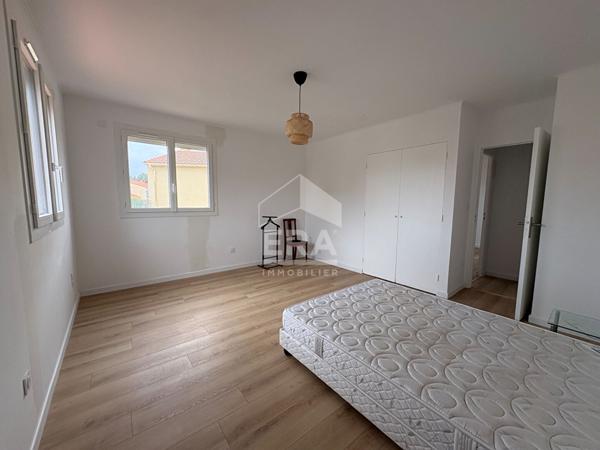 Maison totalement renovée à vendre à Saint Cyprien - Charme des années 80 et confort moderne