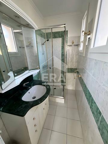 Maison totalement renovée à vendre à Saint Cyprien - Charme des années 80 et confort moderne