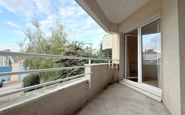 Appartement à vendre    2 pièces • 49,57 m2 Vanves