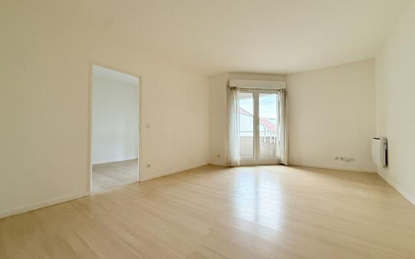Appartement à vendre    2 pièces • 49,57 m2 Vanves