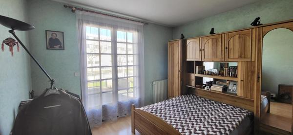 Propriété comprenant 2 maisons pour une superficie bâtie de 300m² sur terrain de 2 200 m²