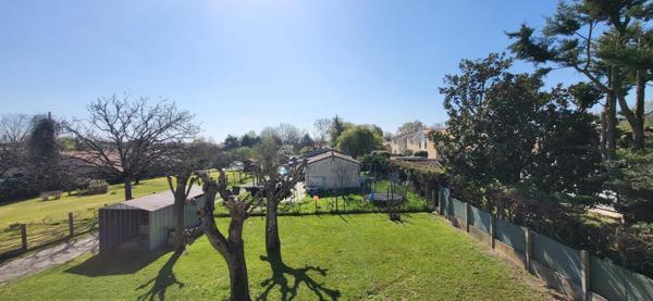 Propriété comprenant 2 maisons pour une superficie bâtie de 300m² sur terrain de 2 200 m²