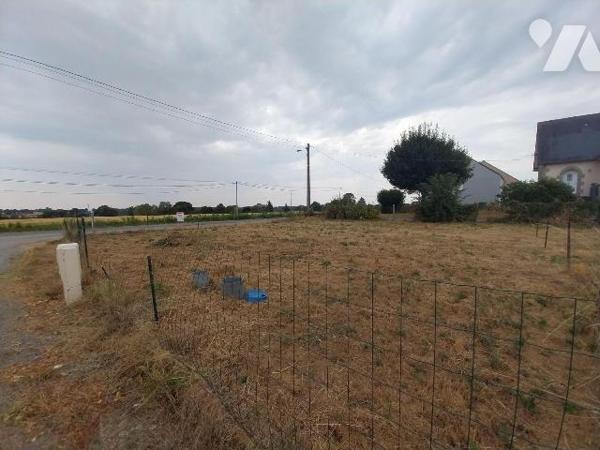 VAL D'IZE. Dans lotissement "Les Eglantines Sud 2" une parcelle de terrain à bâtir de 350 m2 do...