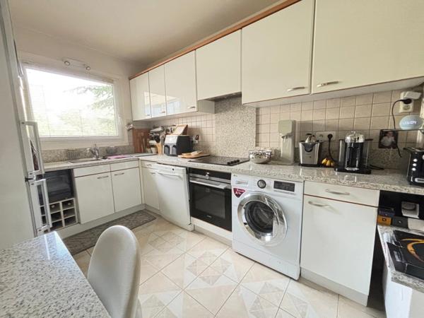 Appartement à vendre 4 pièces CRETEIL (94), proche métro et centre commercial